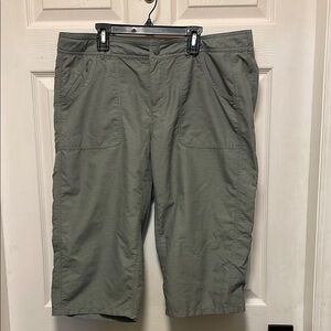 The North Face | Olive Green| Capris  |Lightweight |Outdoor Wear| Size 14